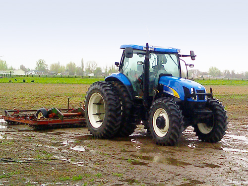 Some Key Points To Consider While Buying A Used Or New Tractor