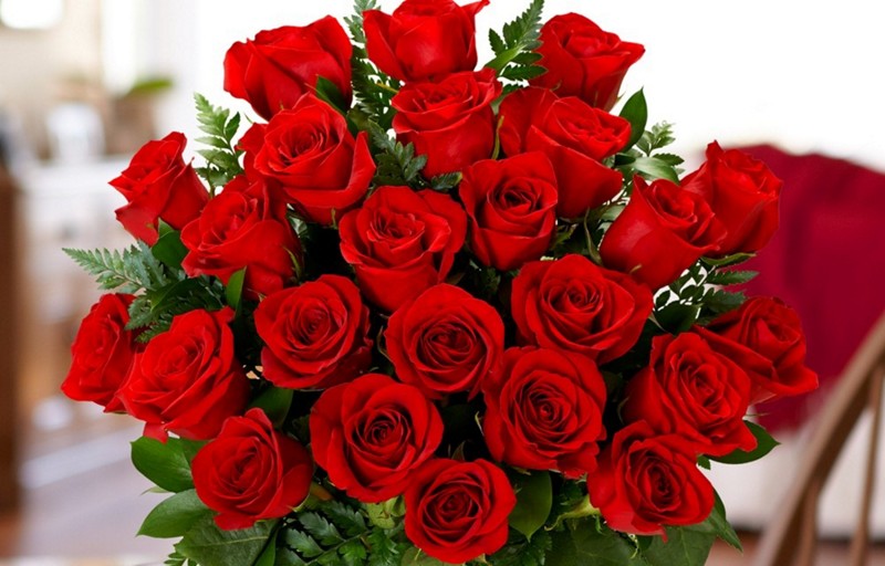 Introducing Top 3 Elegant Ways To Style Classic Red Roses!!
