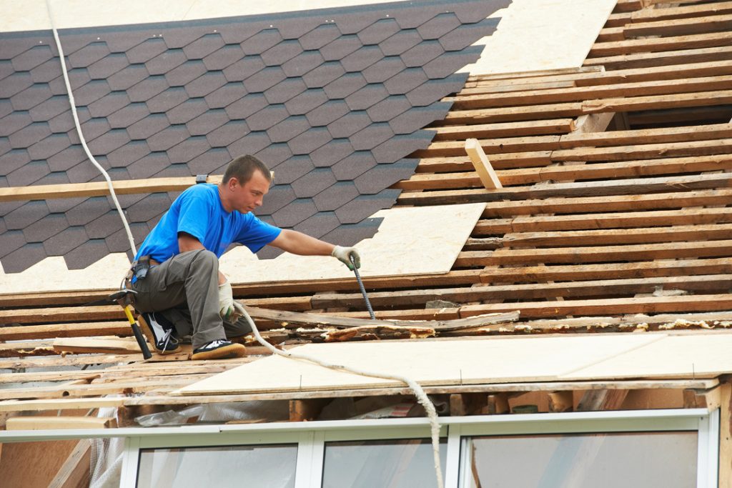 How Can A Skilled Roof Repair Austin Contractor Help Homeowners?