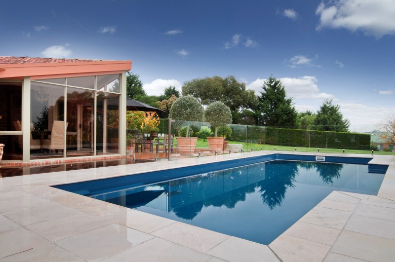 Learn About The Ceramic Composite Technology And Bi-Luminite Colours In Swimming Pools